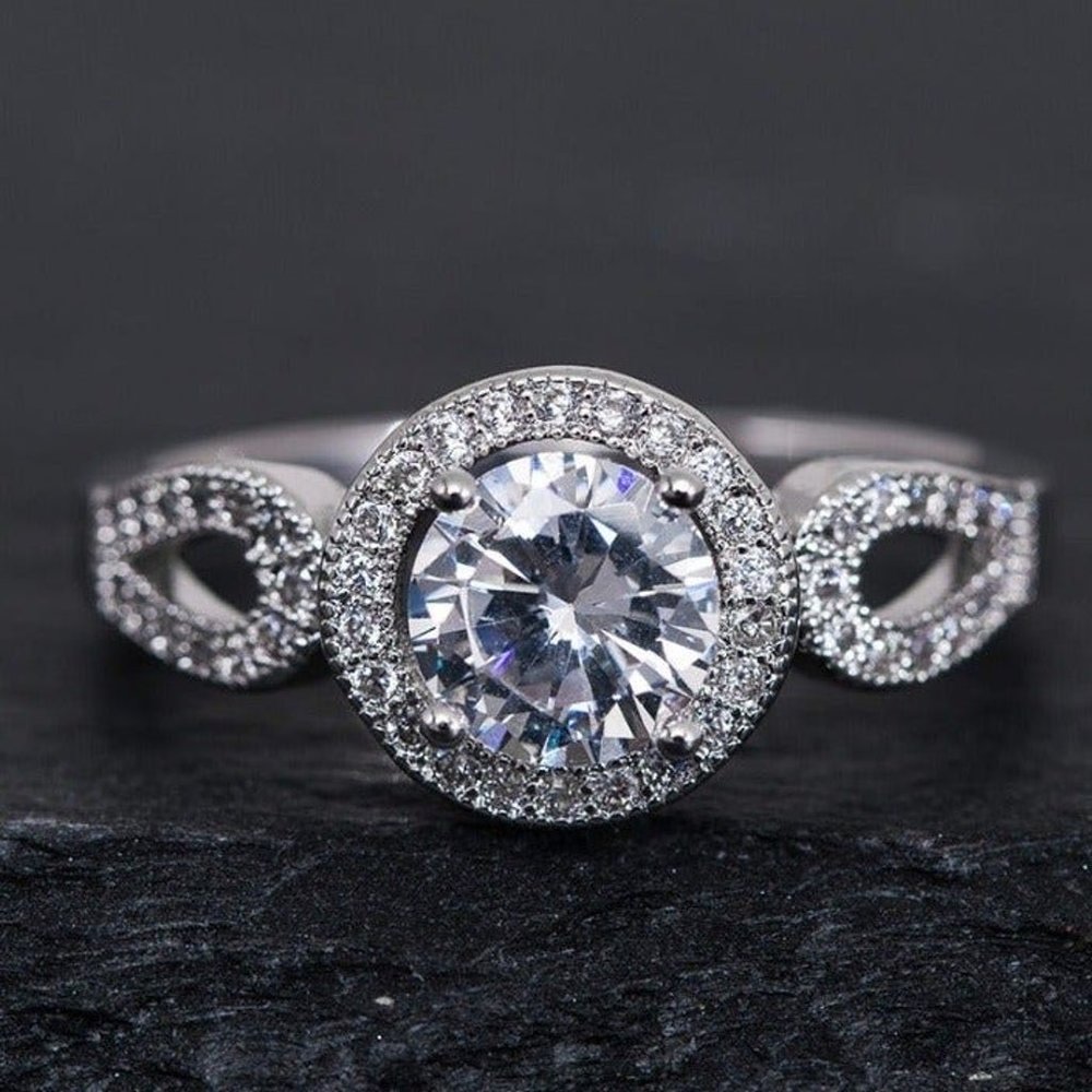 Stylish Saudi Arabia White Gold Round Cut Ring